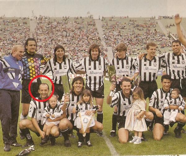 Udinese 1994.-95 Pizzi primo da sn accosciato.jpg