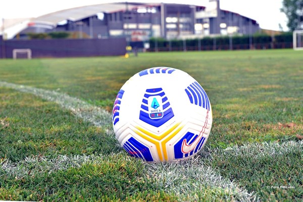 05 Pallone 2020-2021 © Foto Petrussi.jpg