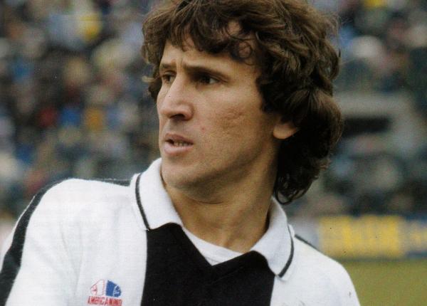 Zico_-_Udinese_1983-84.jpg