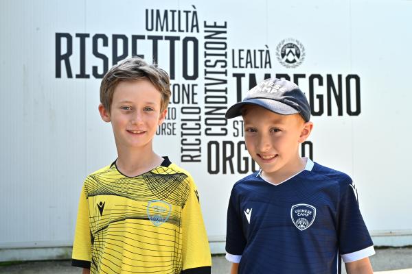 messages - dressing room.JPG